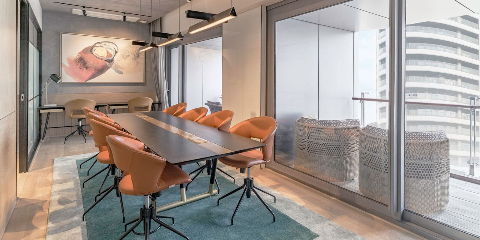 A versatile space to exchange ideas, to engage with like-minded people. This is the space dedicated to the ‘work’ aspect of the members club. Here you can find a comfortable and fully-equipped co-working area as well as two private meetings rooms for you to conduct meetings with discretion & privacy.